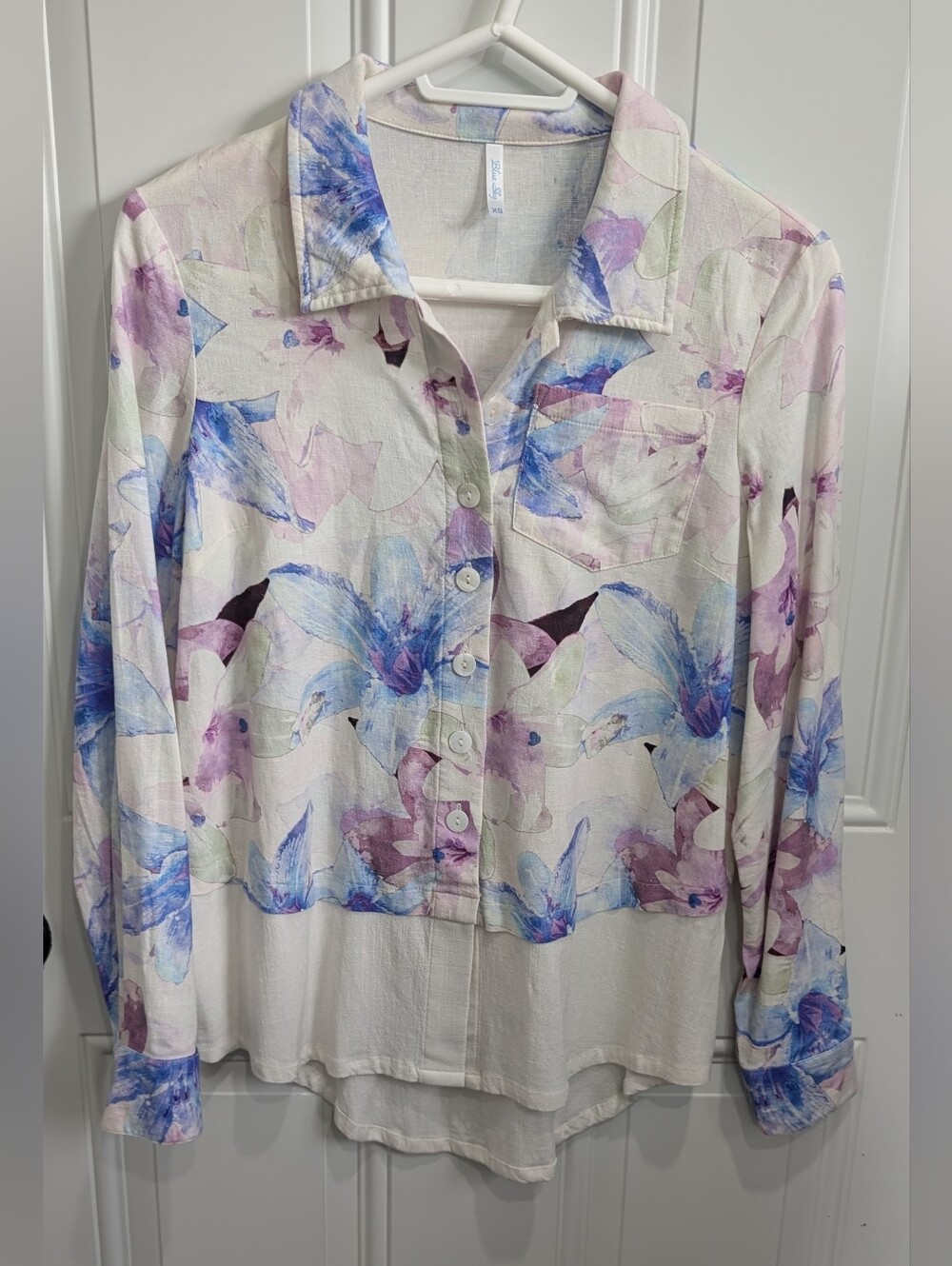 Blue Sky linen Blend long-sleeve, button-down blouse Ptp 20"